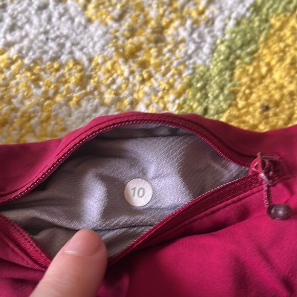 LULULEMON ATHLETICA SIZE 10 RUN TIMES SHORTS - Picture 11 of 11